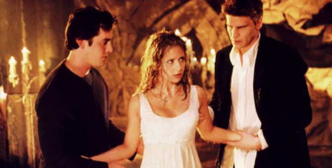 Сара Мишель Геллар повторила образ из сериала «Баффи — истребительница вампиров»