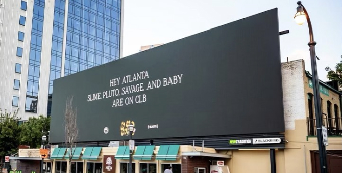 В США появились билборды с рекламой нового альбома Дрейка