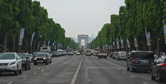 Власти Парижа одобрили превращение Елисейских Полей в «необыкновенный сад»