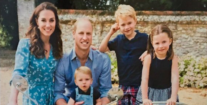 В твиттере появилась рождественская открытка Кейт Миддлтон и принца Уильяма