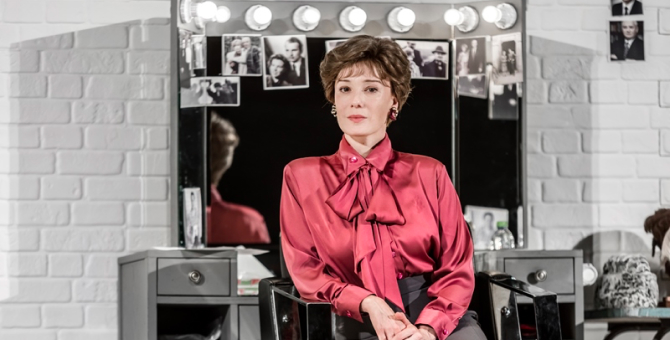 Ближайшие показы спектакля «Горбачев» в Театре наций отменены из-за болезни Чулпан Хаматовой