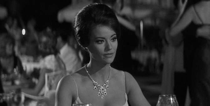 Умерла Клодин Оже — девушка Бонда из фильма «Шаровая молния»