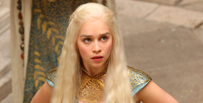 Эмилия Кларк заявила, что ее заставляли сниматься обнаженной в «Игре престолов»