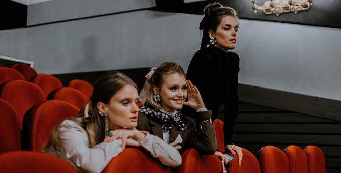 Магазин Cosmos Moscow выпустил лукбук в стиле Москвы 1960-х