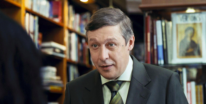 Михаил Ефремов зачитал стихотворение о погибшем Сергее Захарове в зале суда