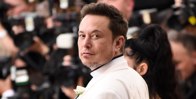 Илон Маск передал Лос-Анджелесу 1 255 аппаратов искусственной вентиляции легких