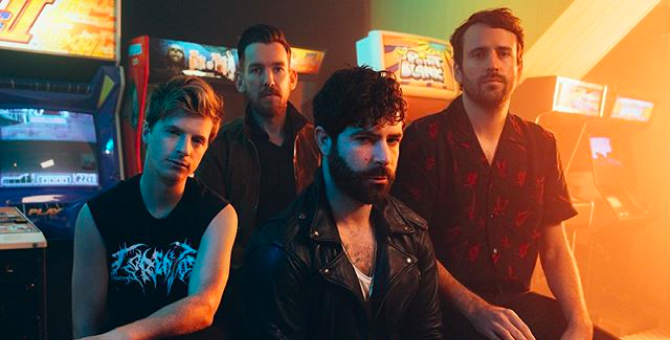 Группа Foals снова едет в Россию с концертами
