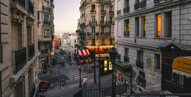 Россия возобновляет регулярное авиасообщение с Францией и Чехией