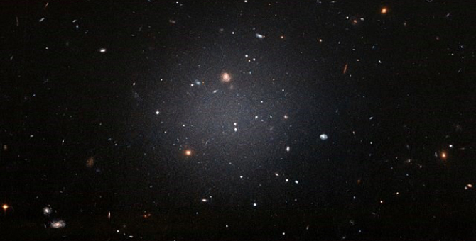 Ученые обнаружили «призрачную» галактику без темной материи