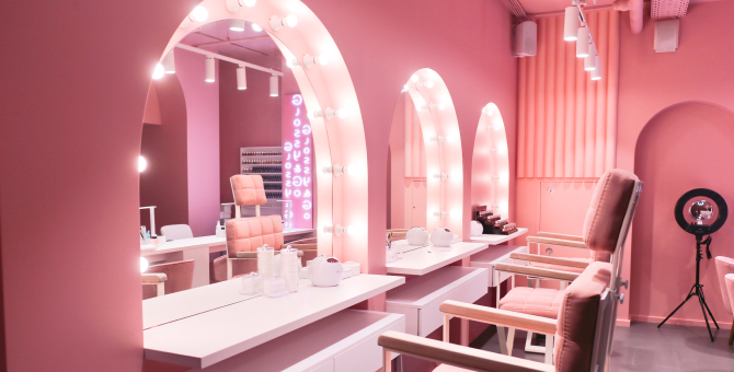 В Москве открылся новый салон красоты Glossy&Go
