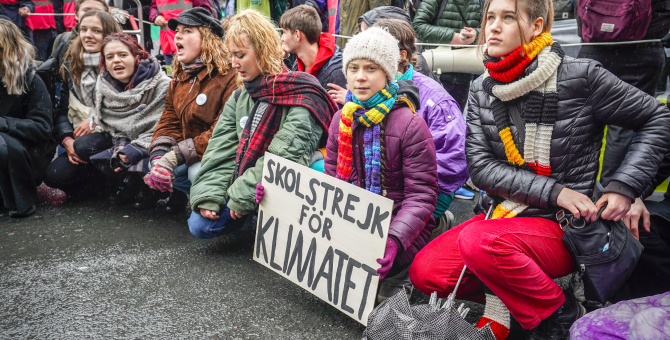 Грета Тунберг призвала проводить климатические забастовки онлайн из-за угрозы коронавируса
