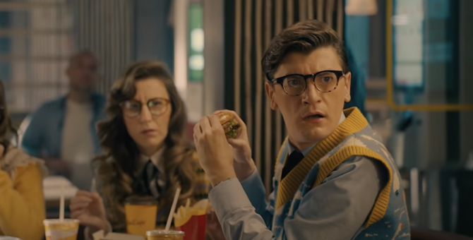 Александр Гудков снялся для McDonald's в видео о бигмаках