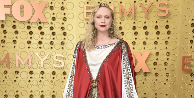 Пользователи соцсетей сравнили образ Гвендолин Кристи на «Эмми» с Иисусом