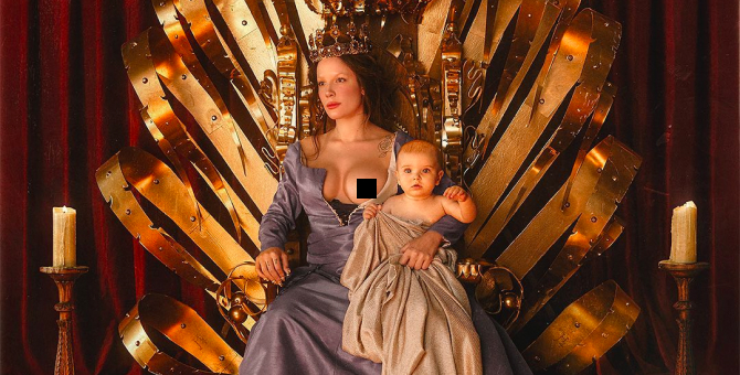 Холзи снялась с обнаженной грудью и младенцем на руках для обложки нового альбома