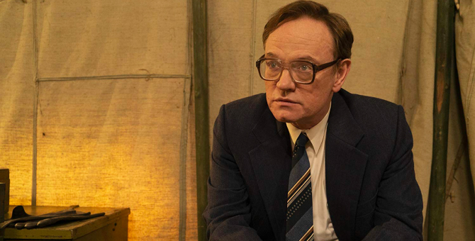 Актер из «Чернобыля» и «Короны» снимется сериале по романам Айзека Азимова