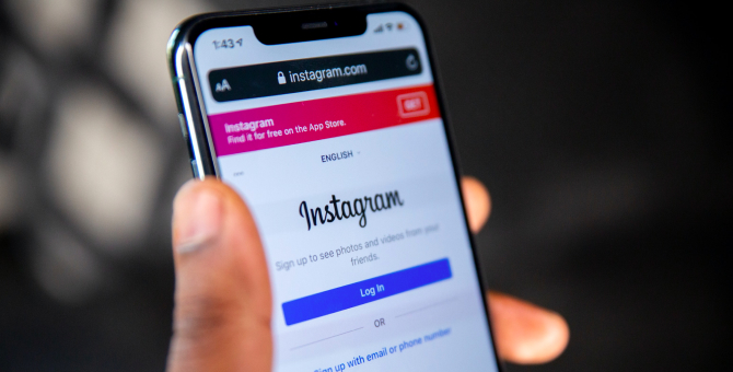 Instagram пообещал удалять аккаунты пользователей за оскорбления в чатах Direct