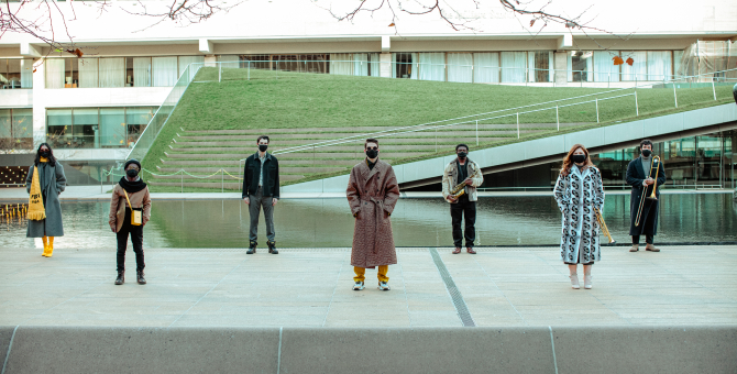 Студенты нью-йоркской школы Джулиард сыграли джаз для Fendi