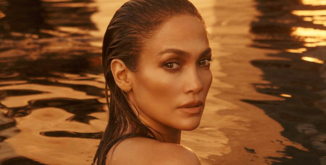 Дженнифер Лопес рассказала об уходе за своей кожей и запуске бренда JLo Beauty