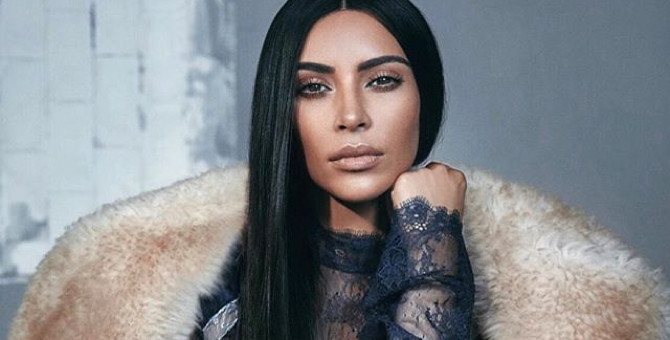 Ким Кардашьян заменила свои любимые шубы их копиями из искусственного меха