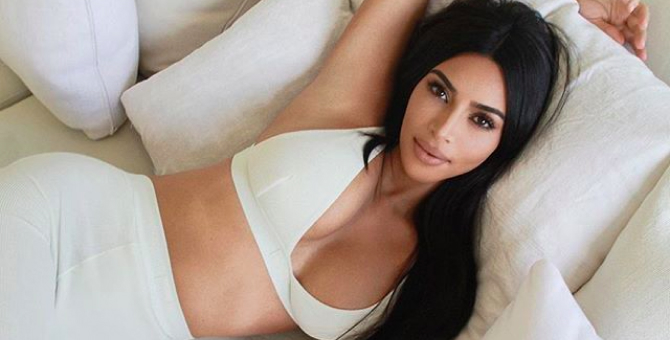 Ким Кардашьян передаст часть средств от продаж бренда Skims на благотворительность