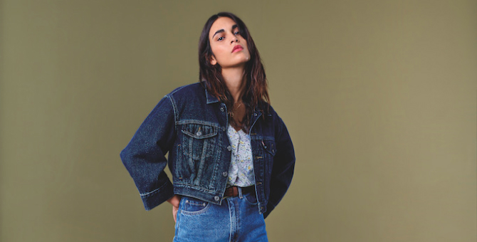 Levi’s представил новый силуэт джинсов в стиле 1970-х и 2000-х