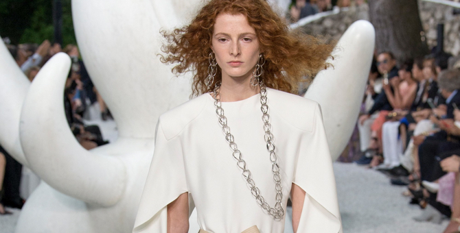 Louis Vuitton стал самым дорогим брендом 2019 года