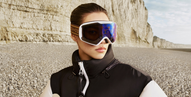 Louis Vuitton выпустил лыжные маски с монограммами