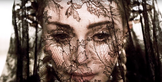 Мадонна выпустила видео «Dark Ballet» с Mykki Blanco в роли Жанны д’Арк