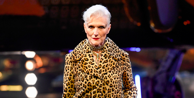 Мать Илона Маска устроила домашнее дефиле под трек Grimes