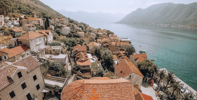 Власти Черногории ужесточили правила въезда для туристов