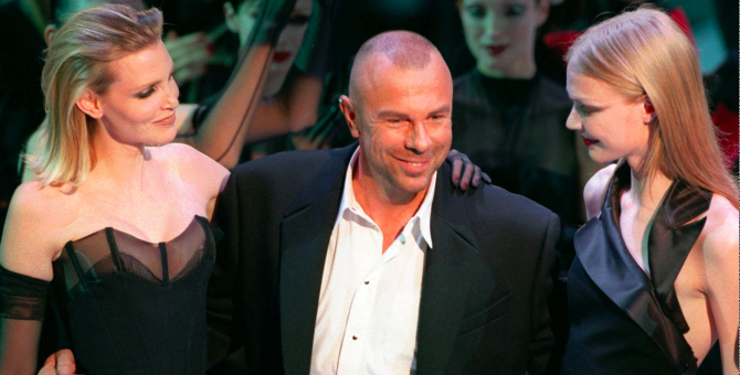 Парижский Музей декоративного искусства перенес даты проведения выставки Тьерри Мюглера