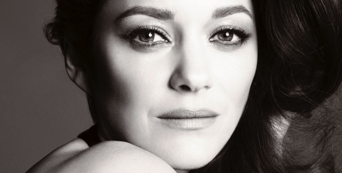 Марион Котийяр стала новым лицом аромата Chanel № 5