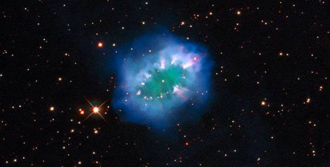 Телескоп «Хаббл» сделал новый снимок «космического бриллиантового колье» — туманности «Ожерелье»