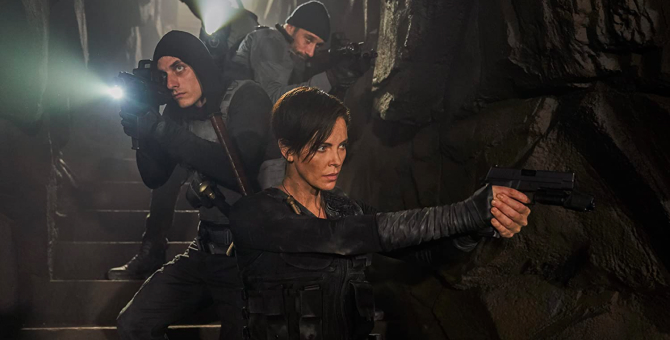 Шарлиз Терон возглавляет группу бессмертных наемников в трейлере фильма «Старая гвардия»