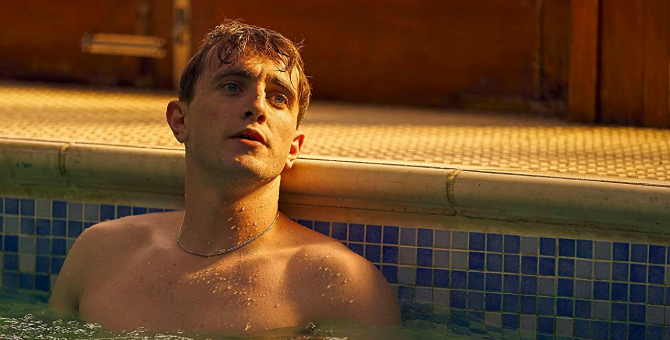 Пол Мескал прочитал отрывок из «Нормальных людей» для книжного клуба Флоренс Уэлч