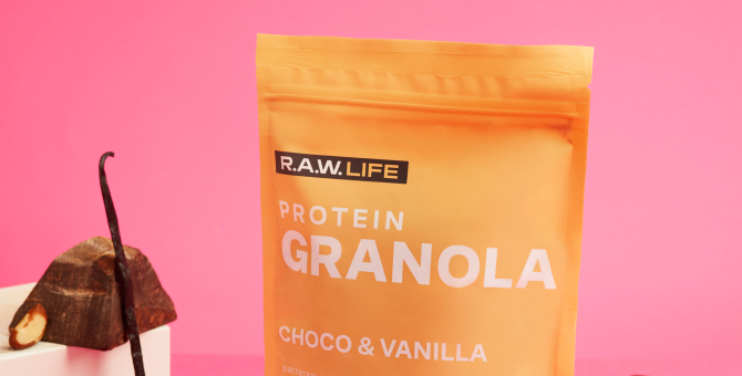 R.A.W. LIFE выпустил безглютеновую гранолу на основе растительного протеина