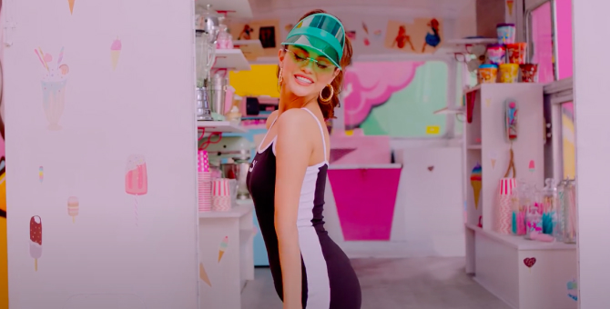 Селена Гомес и Blackpink выпустили клип на совместный трек «Ice Cream»