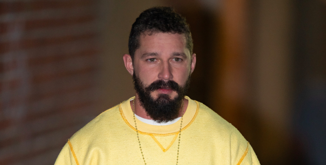 Шайя Лабаф получил награду фестиваля в Сан-Валли за сценарий об основателе группы Brockhampton