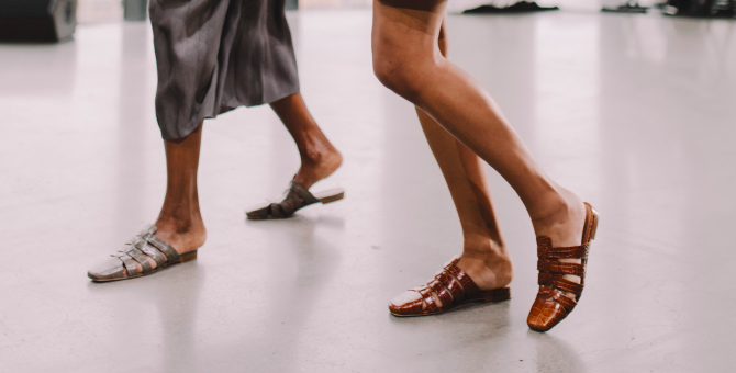 На сайте ЦУМа появилась обувь из коллаборации Deveaux и Malone Souliers