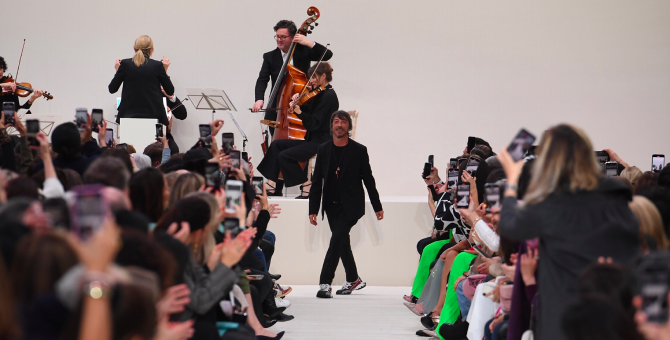Valentino проведет совмещенный показ на Неделе моды в Милане