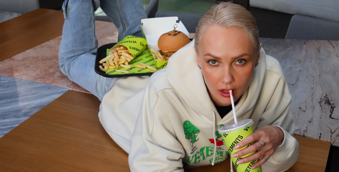 Vetements создал еще один бургер для «КМ20»