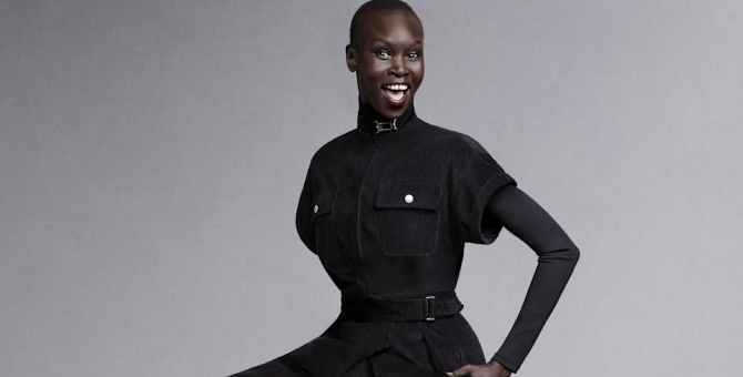 Модель Алек Уэк создала капсульную коллекцию для Weekend Max Mara