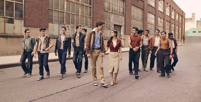 Выход «Вестсайдской истории» Стивена Спилберга отложен почти на год