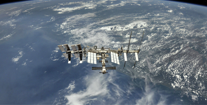 «Роскосмос» планирует напрямую отправить туристов на МКС