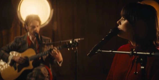 Билли Айлиш и ее брат Финнеас О'Коннелл спели для проморолика Gucci