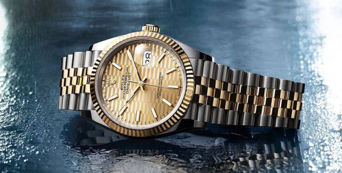 Компания Rolex приостанавливает поставки в Россию