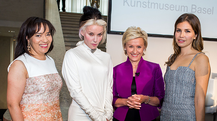 Даша Жукова, Дафна Гиннесс, Тина Браун и Эли Броад устроили ужин в Базеле