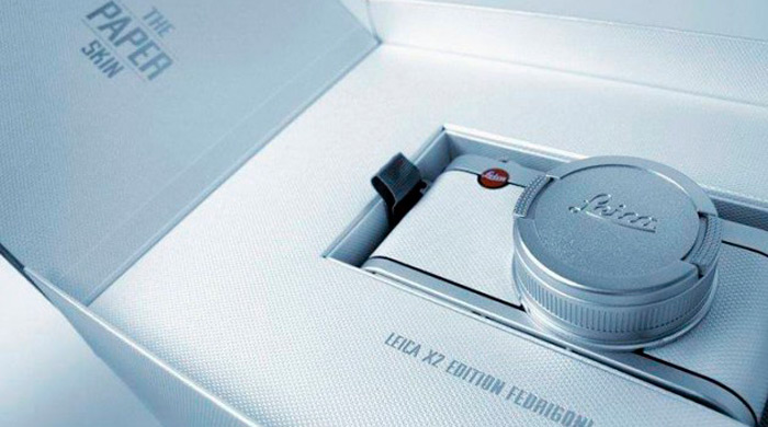 Камеру Leica X2 обернули в итальянскую бумагу