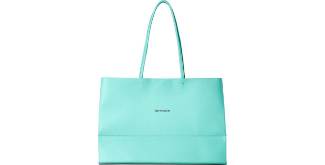 Tiffany & Co выпускает свой подарочный пакет в виде кожаной сумки