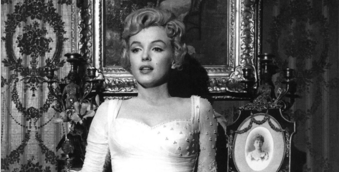 Платок Мэрилин Монро спас парижский театр от банкротства